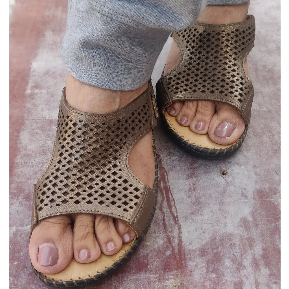 Bata footwear🤍 - Picture 1 of 6